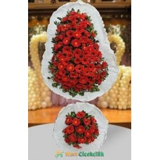 çift katlı kırmızı gerbera sepeti
